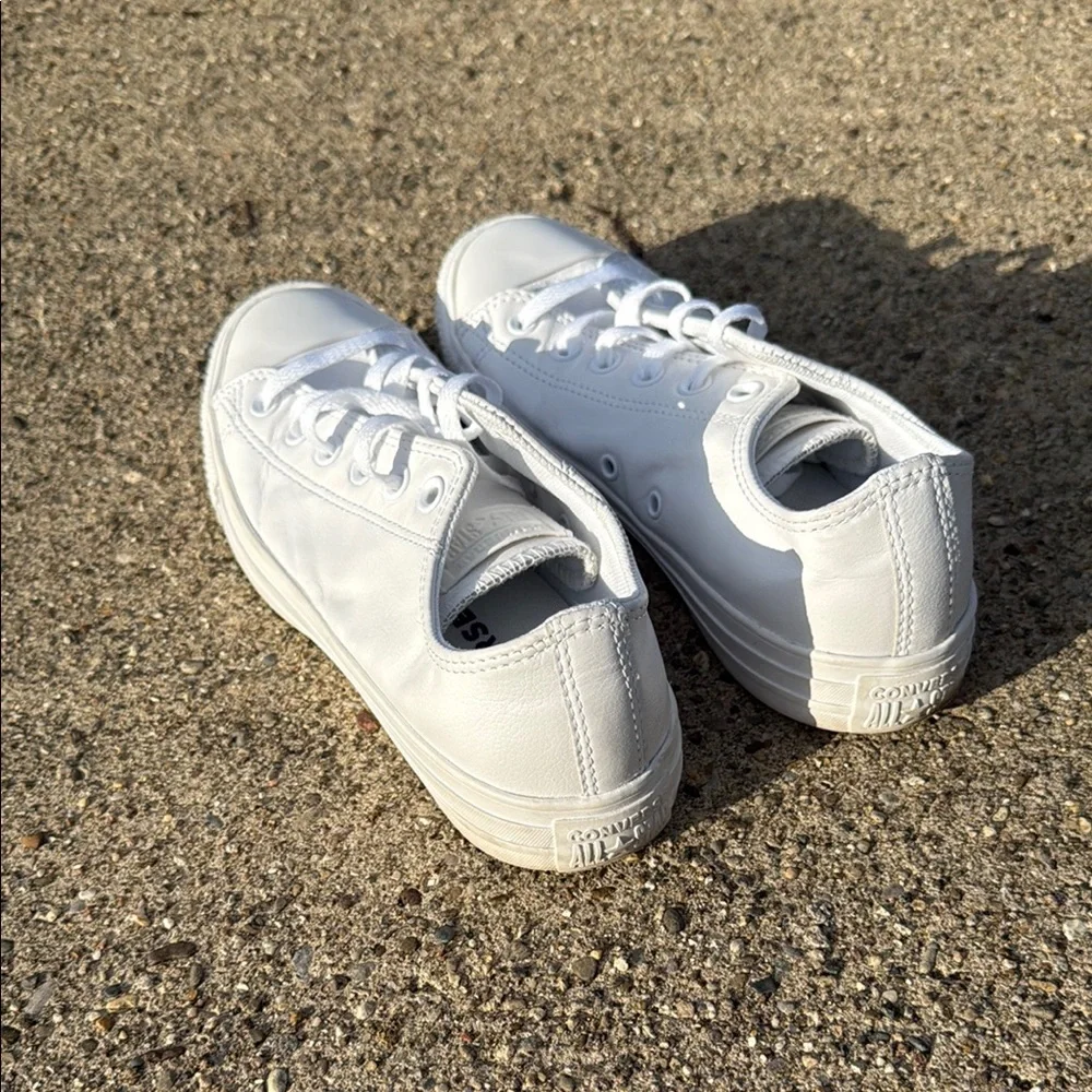 Converse White Low-Top leather Sneakers LIKE NEW - Picture 4 of 9